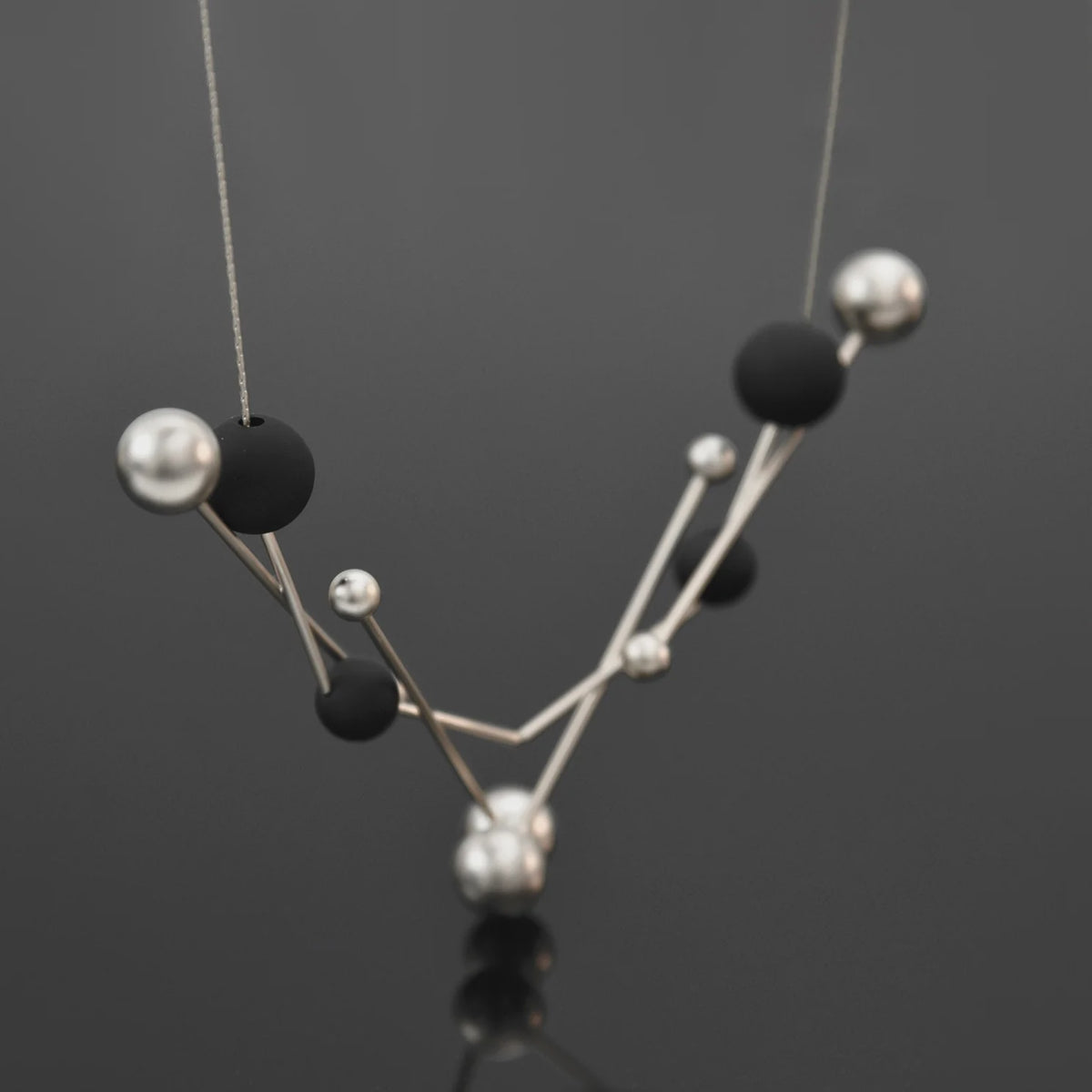 Vera Necklace Black and Satin Silver