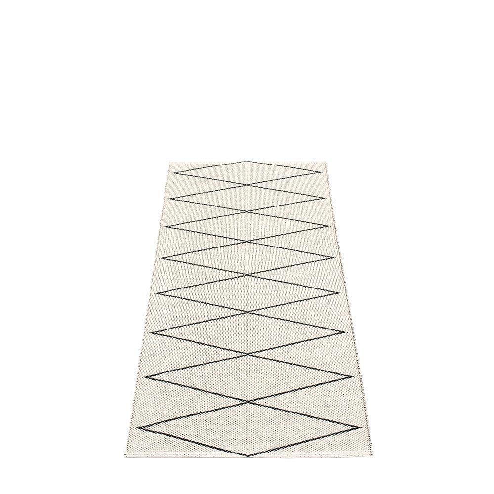 Pappelina, Max Black / Vanilla 2.25'' x 3.25''