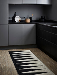 Pappelina VIVI Black 2.25 x 5 Reversible Rug