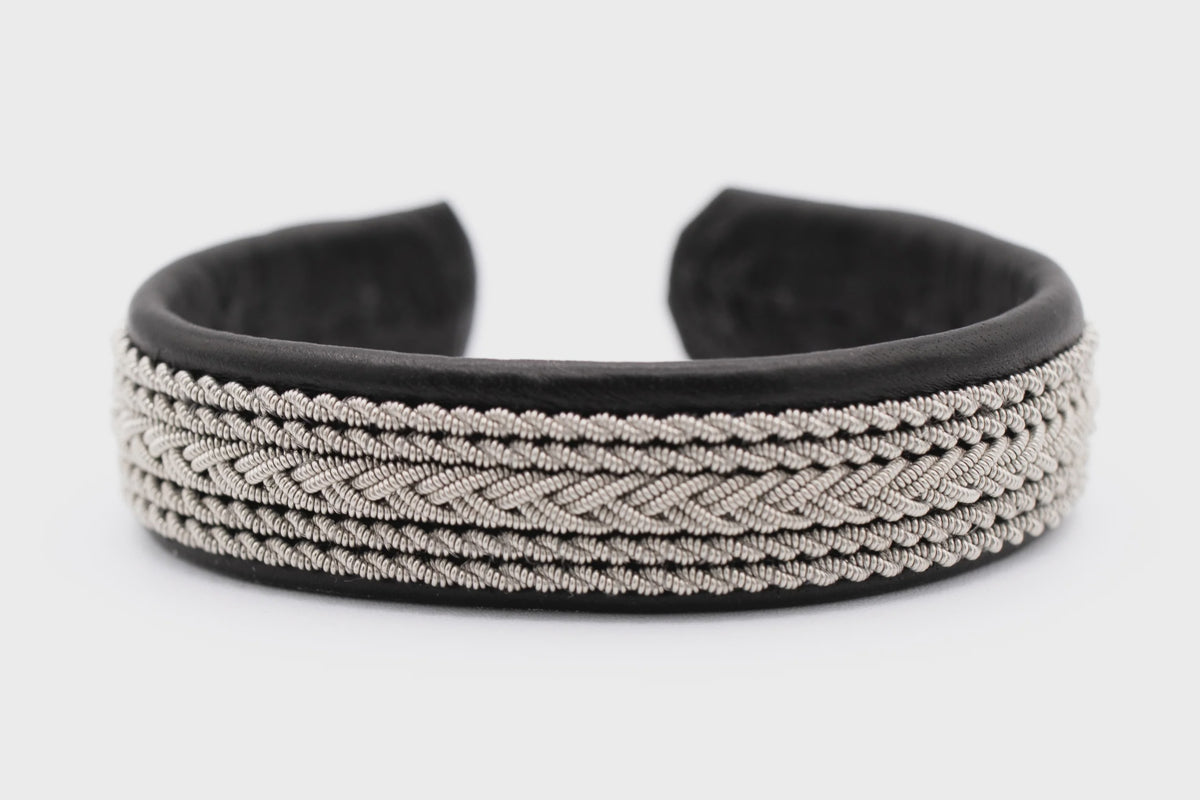 Okta Adjustable Sami cuff
