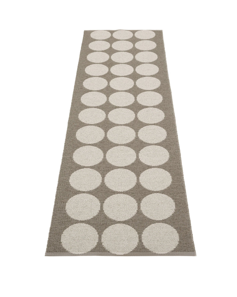 Pappelina Walnut-Linen Runner 5.25'