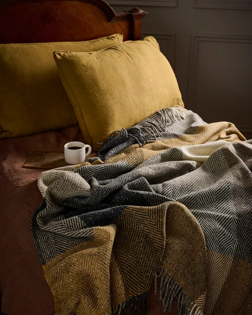 Avoca Heavy Donegal Tweed Throw -Peat