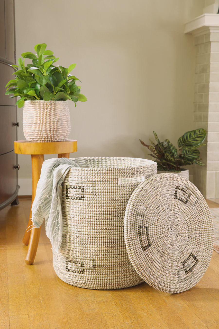 Matching Block Flat Lidded Basket