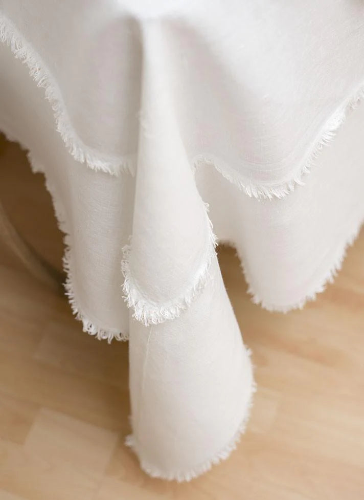 Bilbao White fringed table cloth 70 x 98