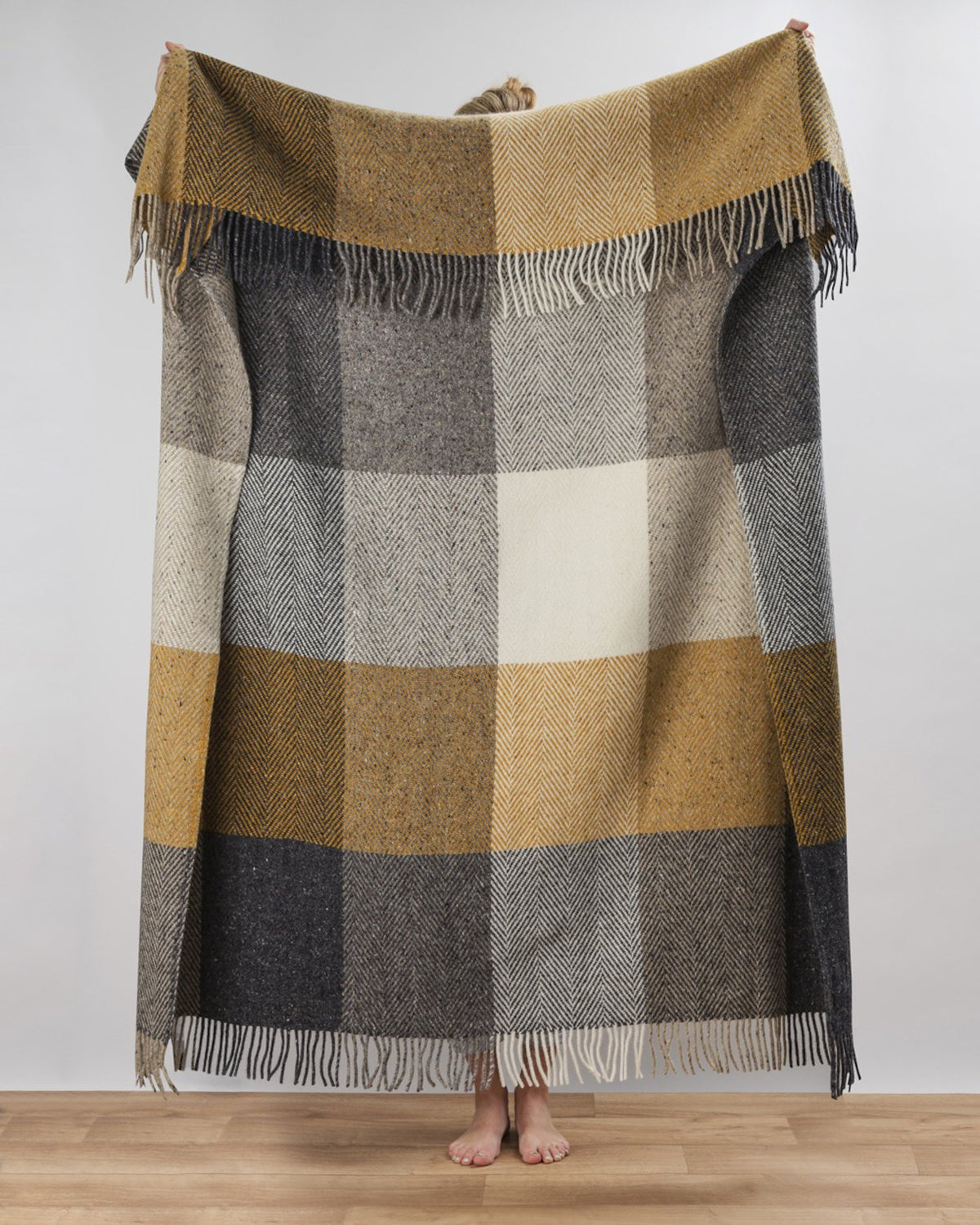 Avoca Heavy Donegal Tweed Throw -Peat