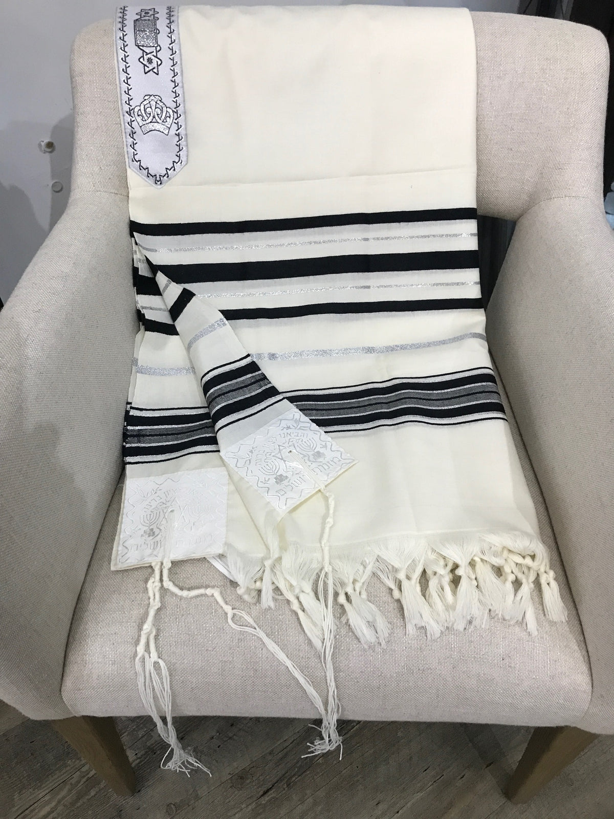 Tallit Chabad  Black Stripe 55 X 75''