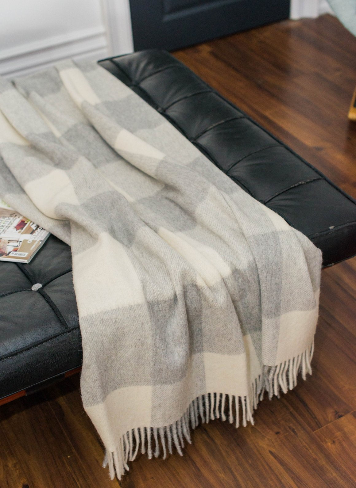 St-Louis Smoke Alpaca Throw 55% Alpaca 45% Wool