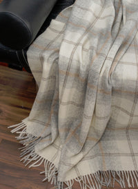 Throw Awenda Ivory Tan checks, 55% Alpaca 45% Wool